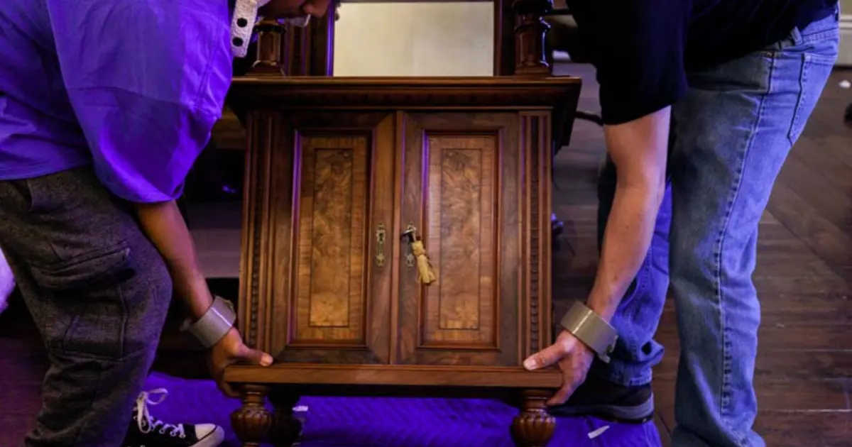 denver professional movers know how to handle your fragile furniture correctly